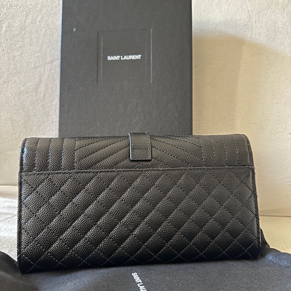 Black YSL Wallet - Picture 6 of 6